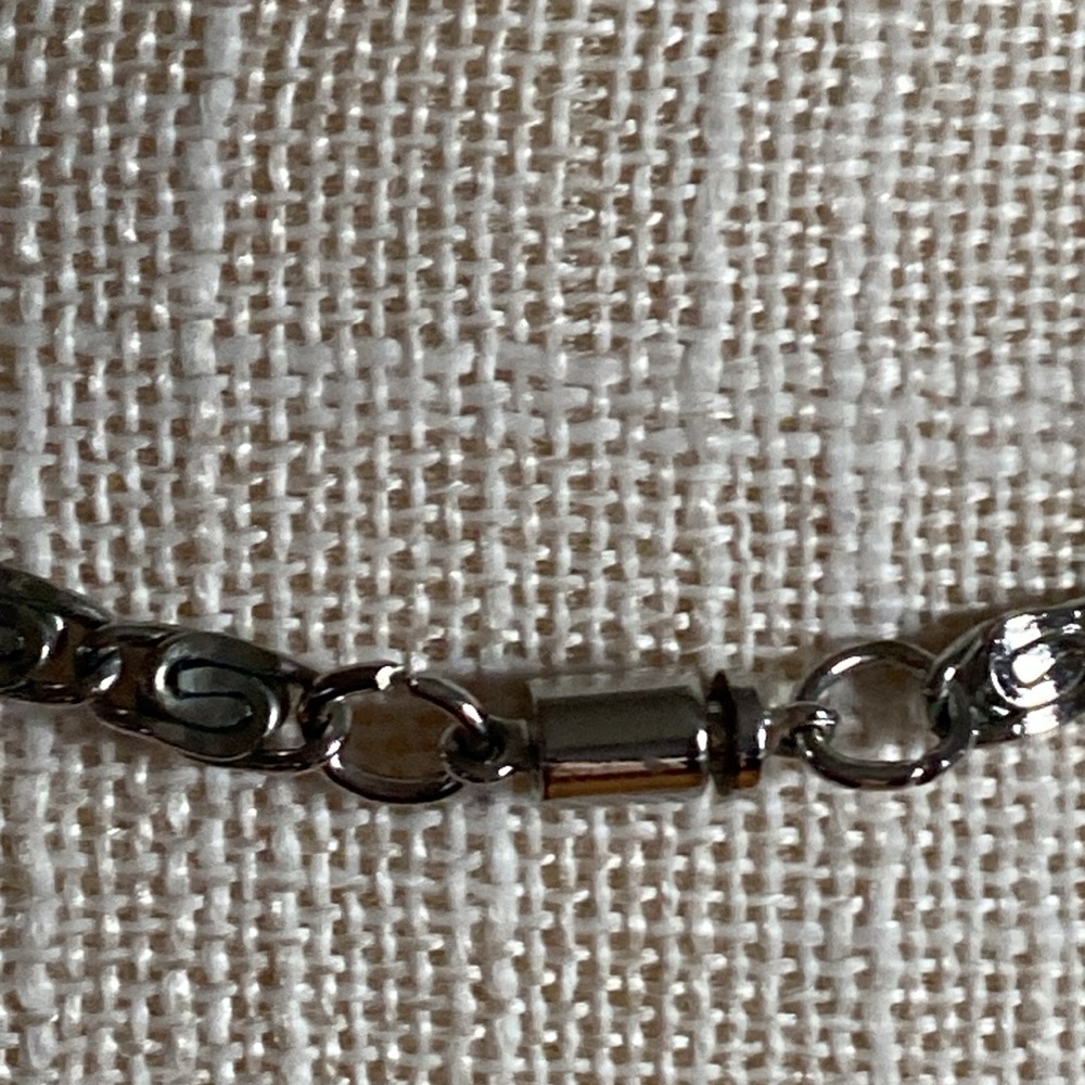 Silvertone Long Chain Easy Open And Close - image 4